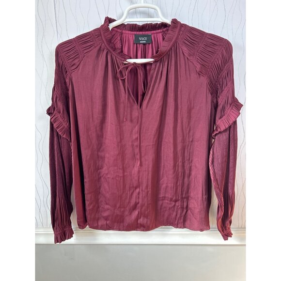 VICI Women’s Blouse Size Medium Burgundy Pleated Long Sleeve Tie Neck Top - Picture 1 of 9